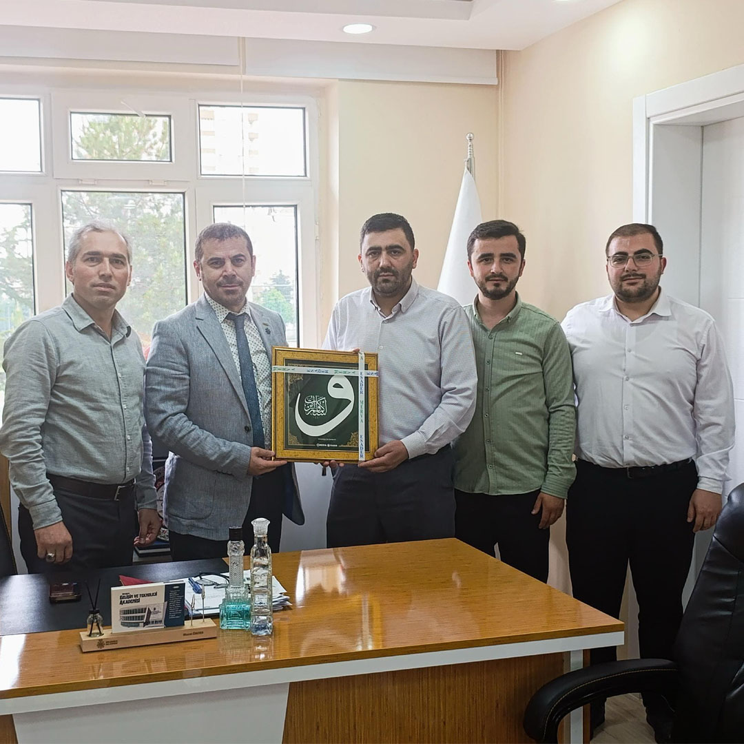 ESADER âilesi, Selçuklu Gençlik Hizmetleri ve Spor İlçe Müdürü Sayın Dr. Murat ÖNDER Bey'i ziyaret etti.